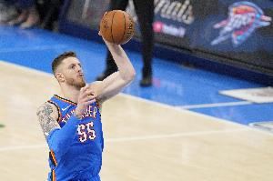 哈滕谈阵容深度:普雷斯蒂很会发掘人才 总能找到随时补位的球员